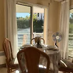 Appartement 2P A Juan Les Pins : Emplacement Ideal, Parking, Terrasses, Proche Plage Et Commerces - Fr-1-252-188