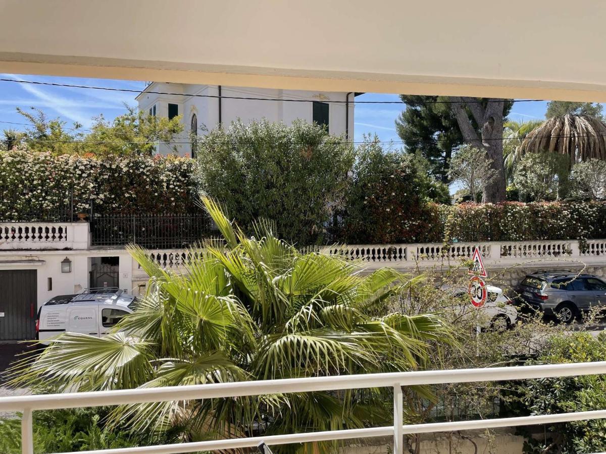 2p A Juan Les Pins : Emplacement Ideal, Parking, Terrasses, Proche Et Commerces - Fr-1-252-188 Antibes